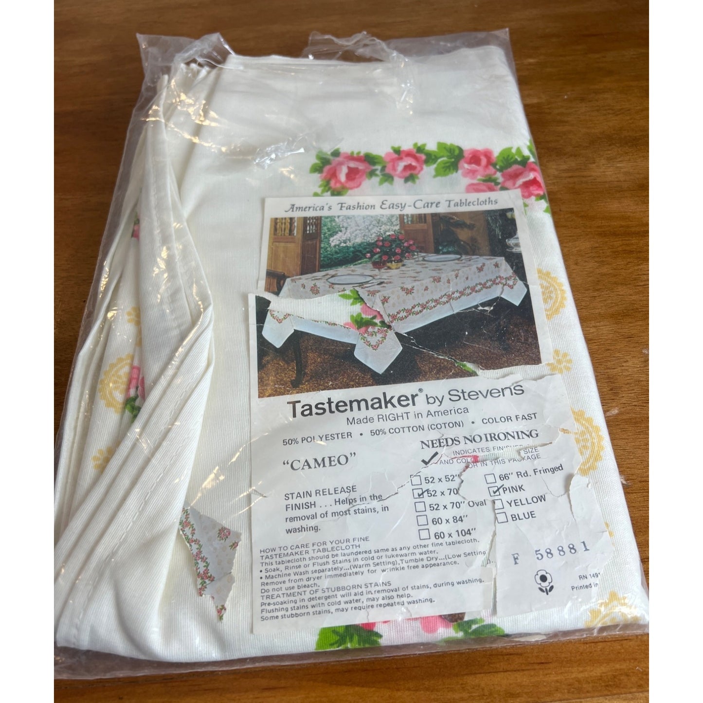 Vintage Tastemaker by Stevens Pink Floral Tablecloth Rectangle New